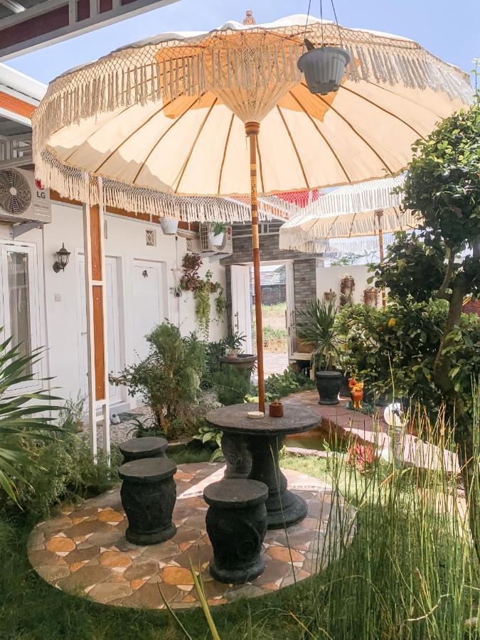 Tropical Paradiso Homestay Banyuwangi  Exteriör bild